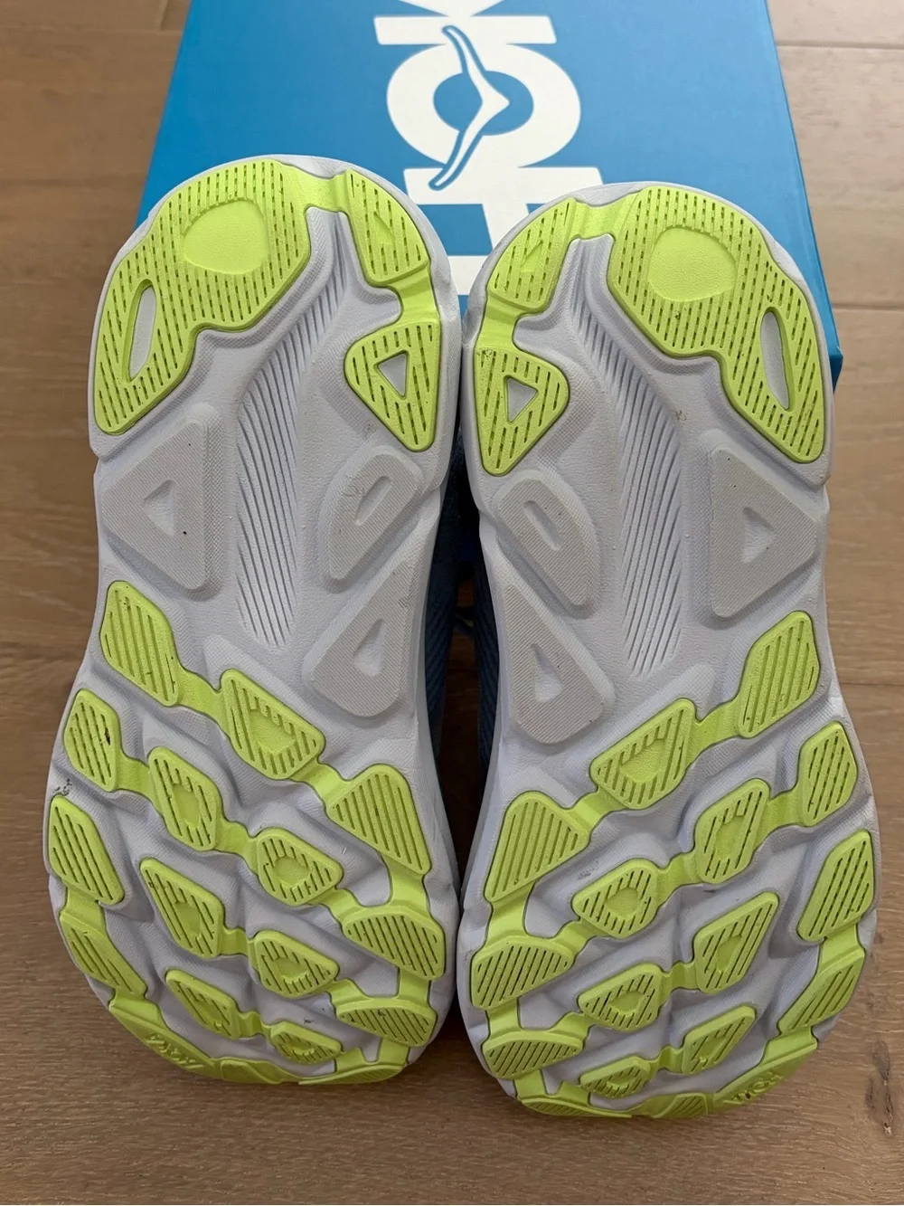 Hoka Clifton 8.5 wide * nearly new